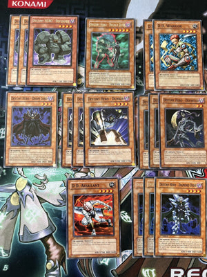 Deck Yugioh Destiny Hero 32 Cards (back)
