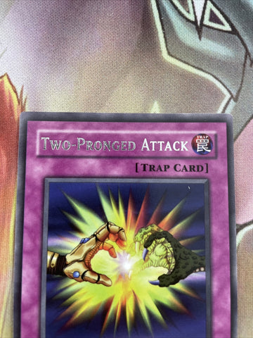 LOB-E049 Two-Pronged Attack Rare 1st Edition Excellent Yugioh (back)