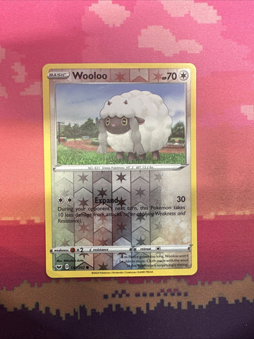 pokemon-card-wooloo-sword-shield-reverse-holo-152-202-near-mint