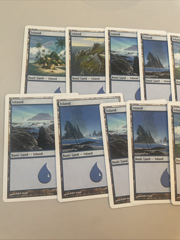 17 8th Edition Island Near Mint MTG (back)