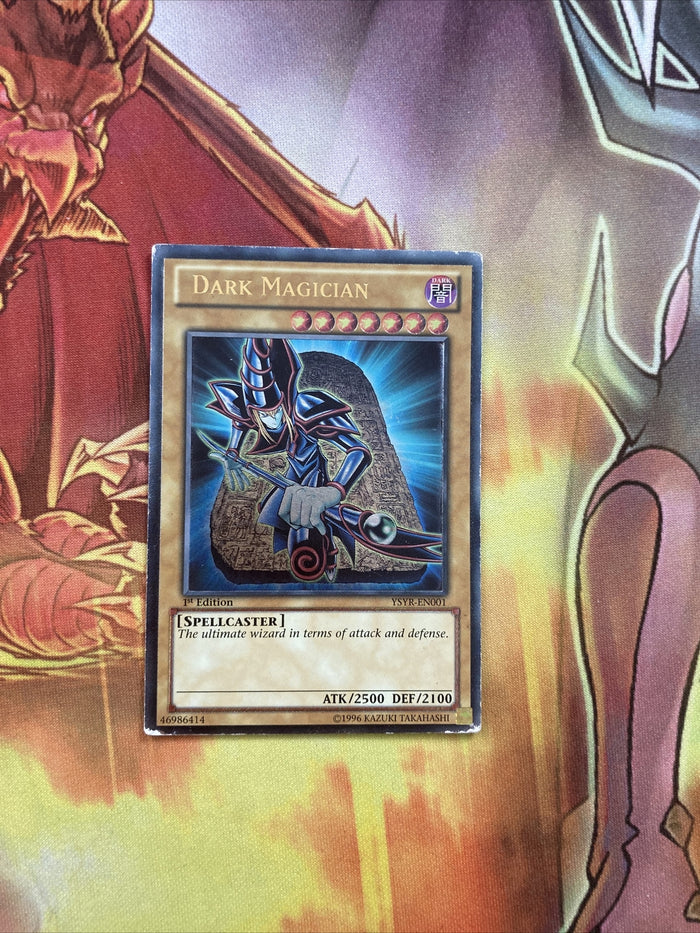 YSYR-EN001 Yugioh Dark Magician Ultimate Rare 1st Ed played condition