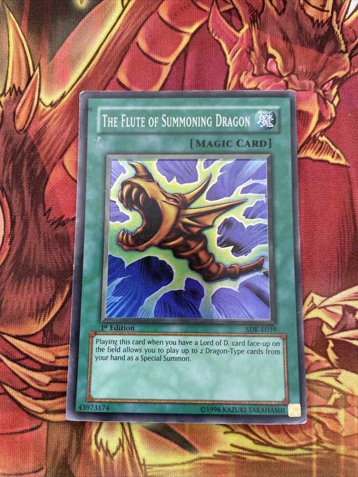 SDK-E039 The Flute of Summoning Dragon 1st edition Super Rare LP/Played Yugioh