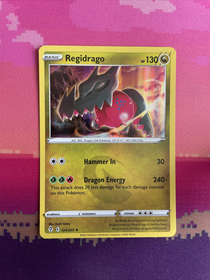 Pokemon Card Regidrago Evolving Skies Holo Rare 124/203 Near Mint