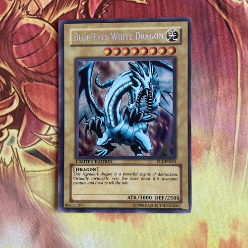 FL1-EN001 Blue-Eyes White Dragon - Secret Rare Limited Edition - LP Yugioh Card