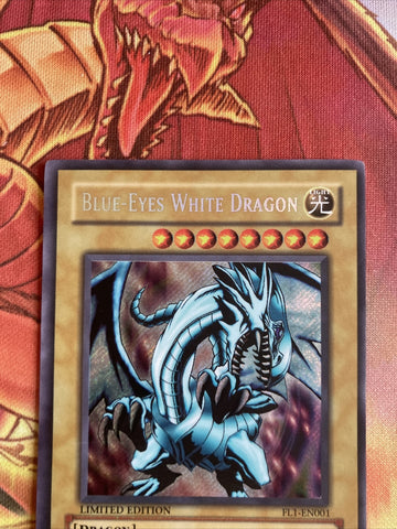 FL1-EN001 Blue-Eyes White Dragon - Secret Rare Limited Edition - LP Yugioh Card (back)
