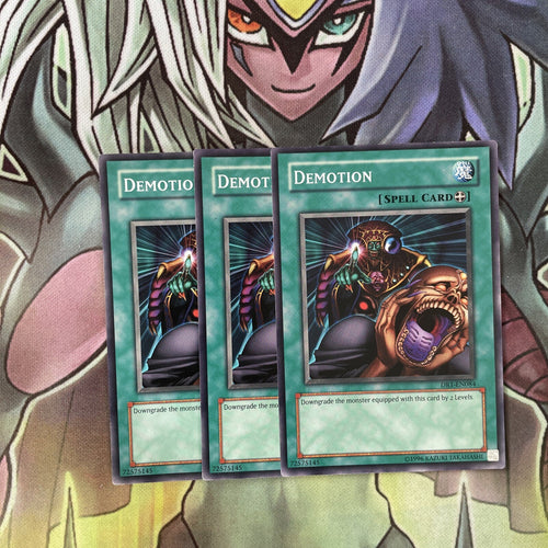 DR1-EN084 x3 Demotion Common Excellent Condition Yugioh