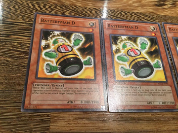 EOJ-EN030 3 x Batteryman D (Playset) Common Yugioh Cards (back)