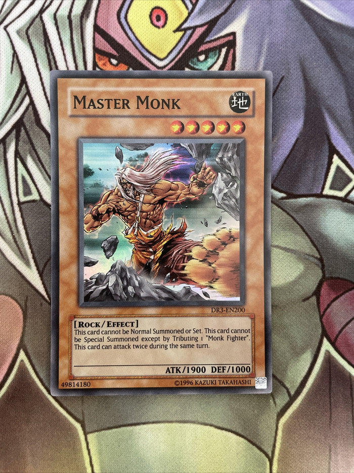 DR3-EN200 Master Monk Super  Rare UNL Edition NM Yugioh