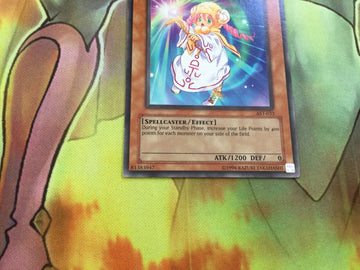 AST-033 Yugioh White Magician Pikeru (EX) 1X Common UNL (back)