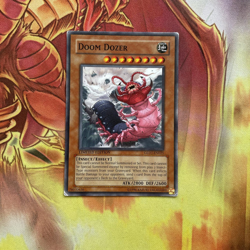 GLD1-EN025 Doom Dozer - YuGiOh - LP yugioh card