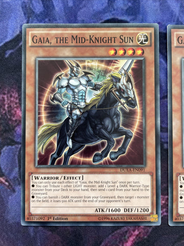 DUEA-EN091 x3 Gaia, the Mid-Knight Sun Common 1st Edition Mint Yugioh! (back)