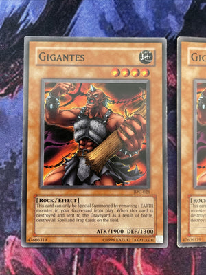 IOC 021 Yugioh | Gigantes × 3 | Common (back)