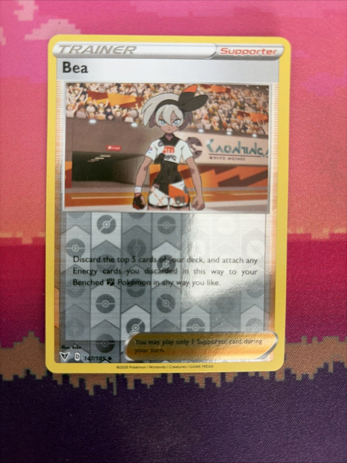 Pokemon Card Bea Vivid Voltage Reverse Holo 147/185 Near Mint