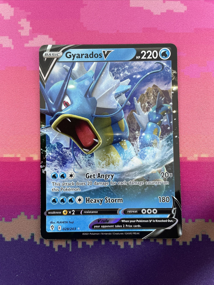 Pokemon Card Gyarados V 028/203 Ultra Rare  Evolving Skies Near Mint