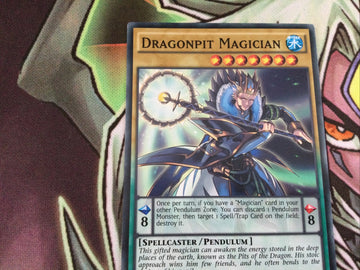 SDMP-EN002 Dragonpit Magician - Common - 1st Edition Yugioh (back)