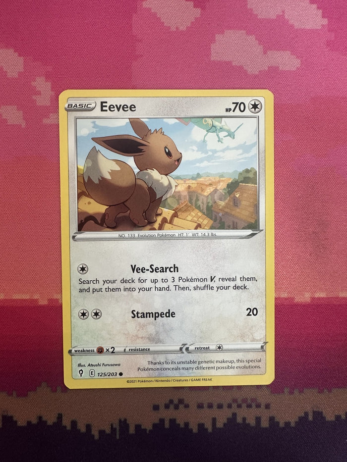 Pokemon Card Eevee Evolving Skies Common 125/203 Near Mint