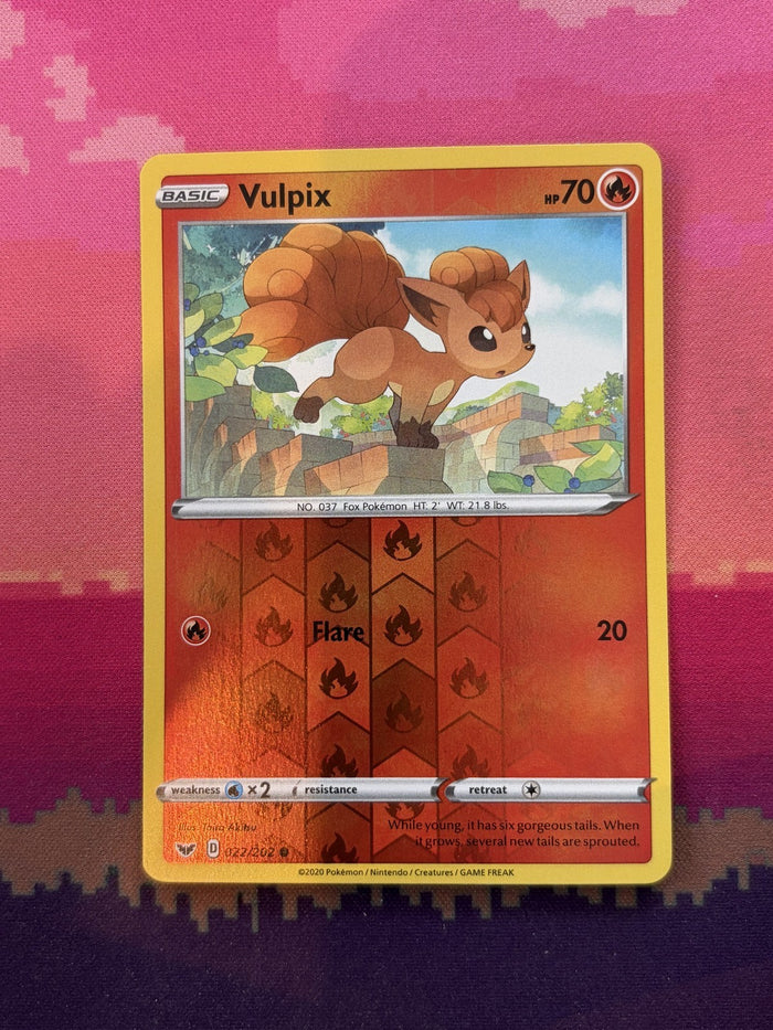 Pokemon Card Vulpix Sword & Shield Reverse Holo 022/202 Near Mint