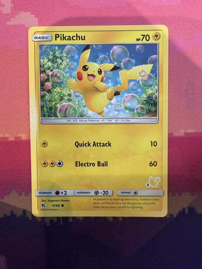 Pokemon Card Pikachu Hidden Fates Pikachu Stamp Common 19/68 Near Mint